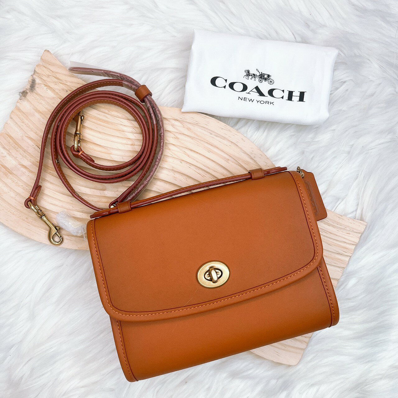 美國代購 臺灣現貨 Coach 專櫃款WOC 包 KIP系列 斜揹包 手提包【送禮精選★APP下單點數4倍送】
