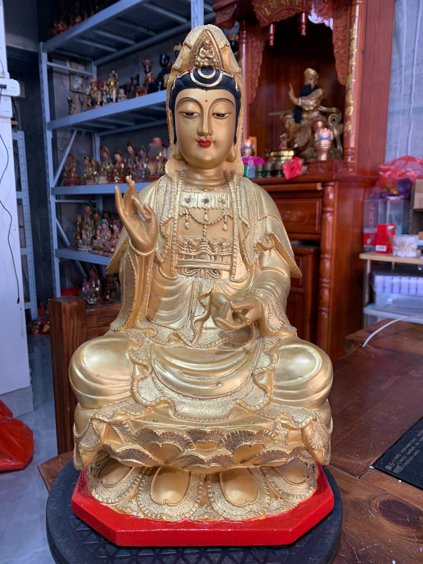 結緣老木雕佛像擺飾，觀音菩薩，高40釐米，閩南漆線雕貼真金工