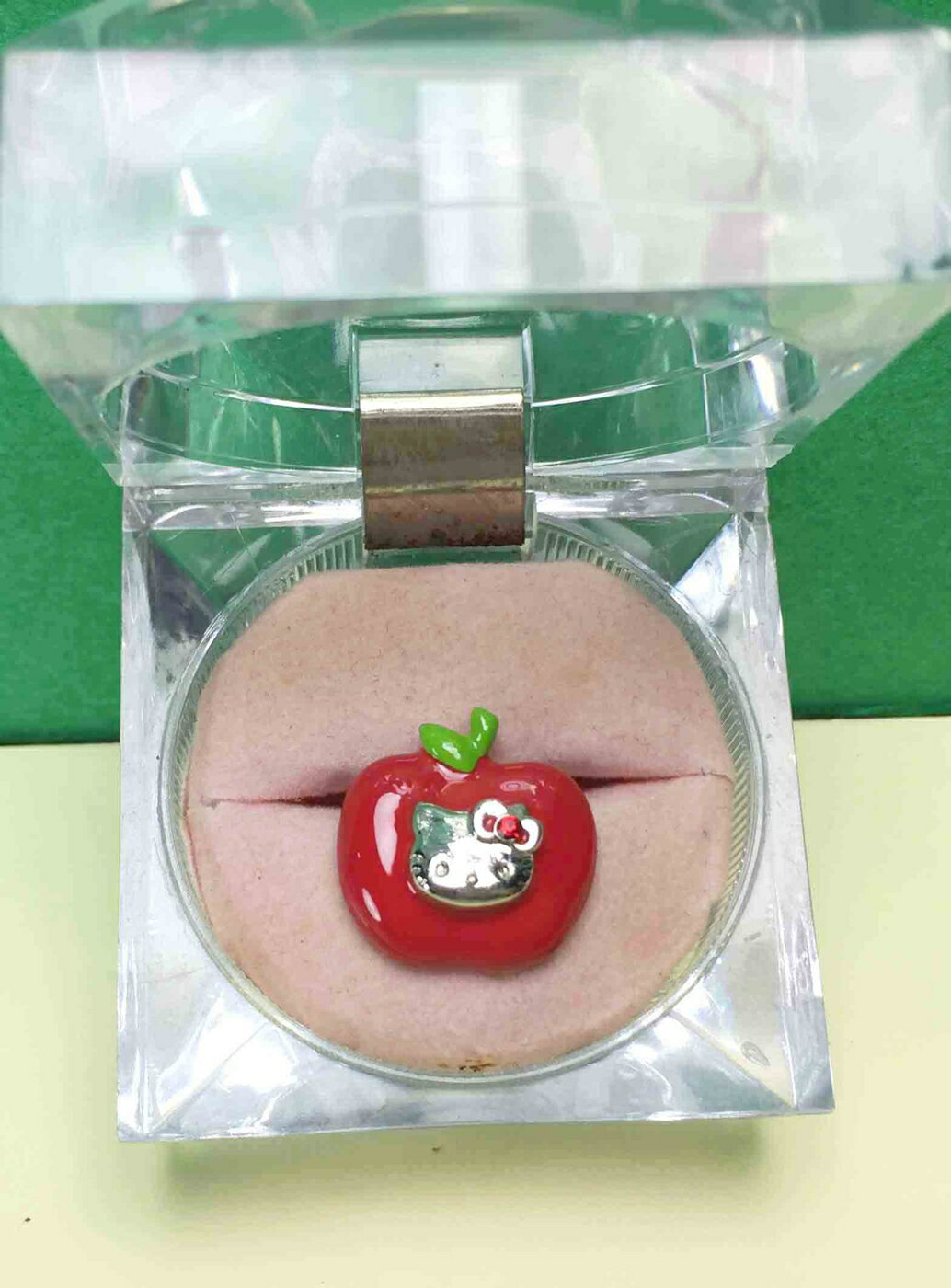 【震撼精品百貨】Hello Kitty 凱蒂貓 造型戒指-蘋果 震撼日式精品百貨