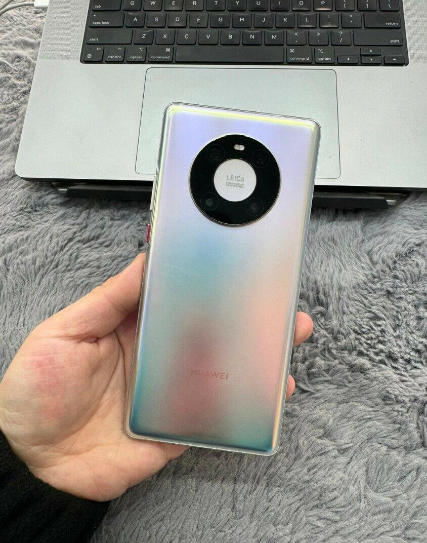 【二手】華為Mate 40 Pro 5G旗艦手機 8+256G版 麒麟9000晶片 超感光徠卡三攝 曲面OLED螢幕 66W快充 IP68防水 智慧商務娛樂必備