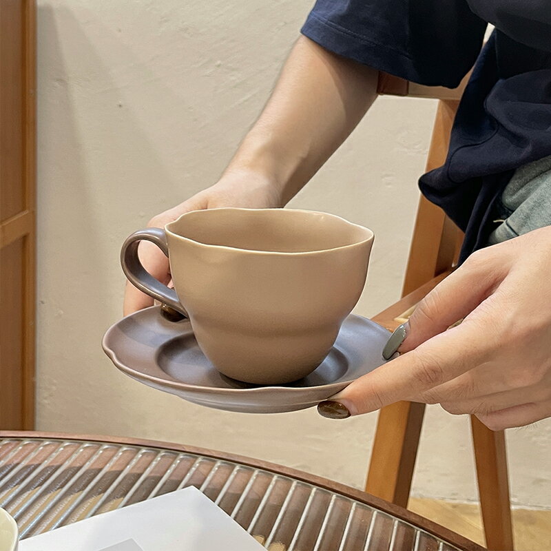 與家復古啞光咖啡杯碟陶瓷下午茶杯子家用中古拿鐵咖啡杯2024新款 雙11全館免運