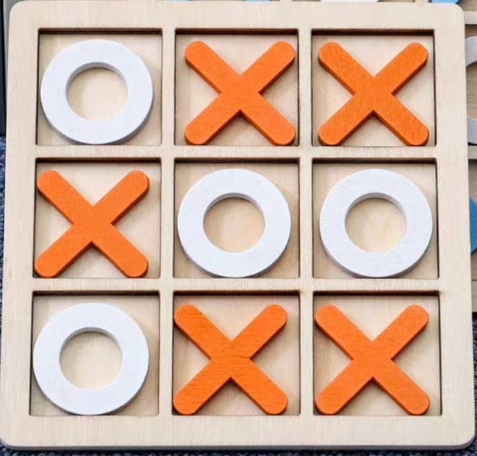 木質三連井字棋 木質XO三連井字棋玩具 九宮格 三子棋 親子互動桌面對戰遊戲棋盤 #06-929 胖寶貝
