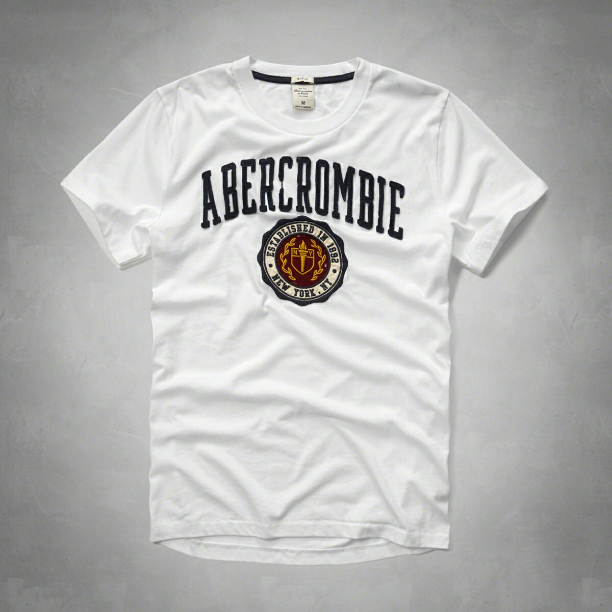 美國百分百【Abercrombie & Fitch】T恤 AF 短袖 T-shirt 麋鹿 徽章 白色 特價 S M L XL號 F598