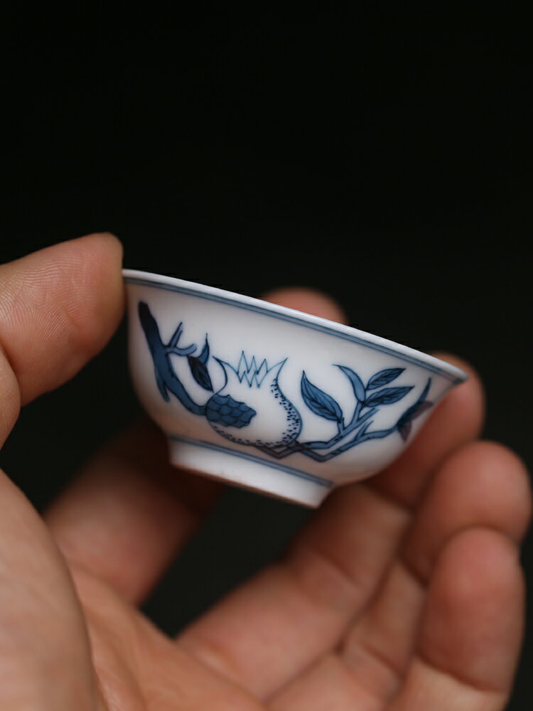 復古青花藍線手繪石榴玉蘭杯高溫釉下彩陶瓷功夫小茶杯單口壓手杯