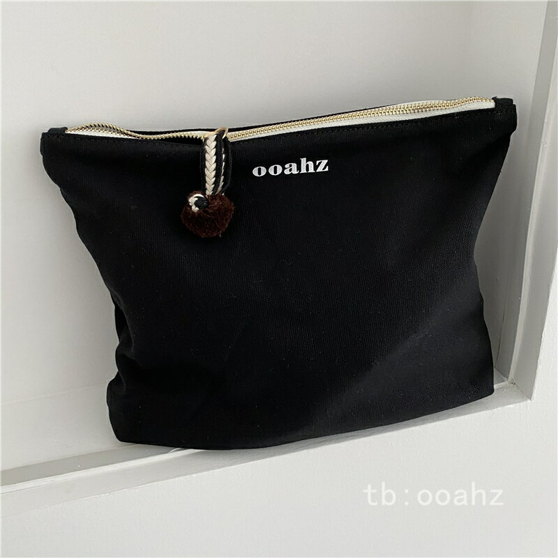 ooahz自制款 實用滿分小毛球化妝包包大容量字母手拿帆布包收納袋