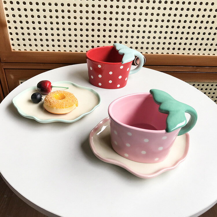 日韓風可愛草莓陶瓷杯家用早餐杯辦公室杯碟套裝高顏值咖啡杯