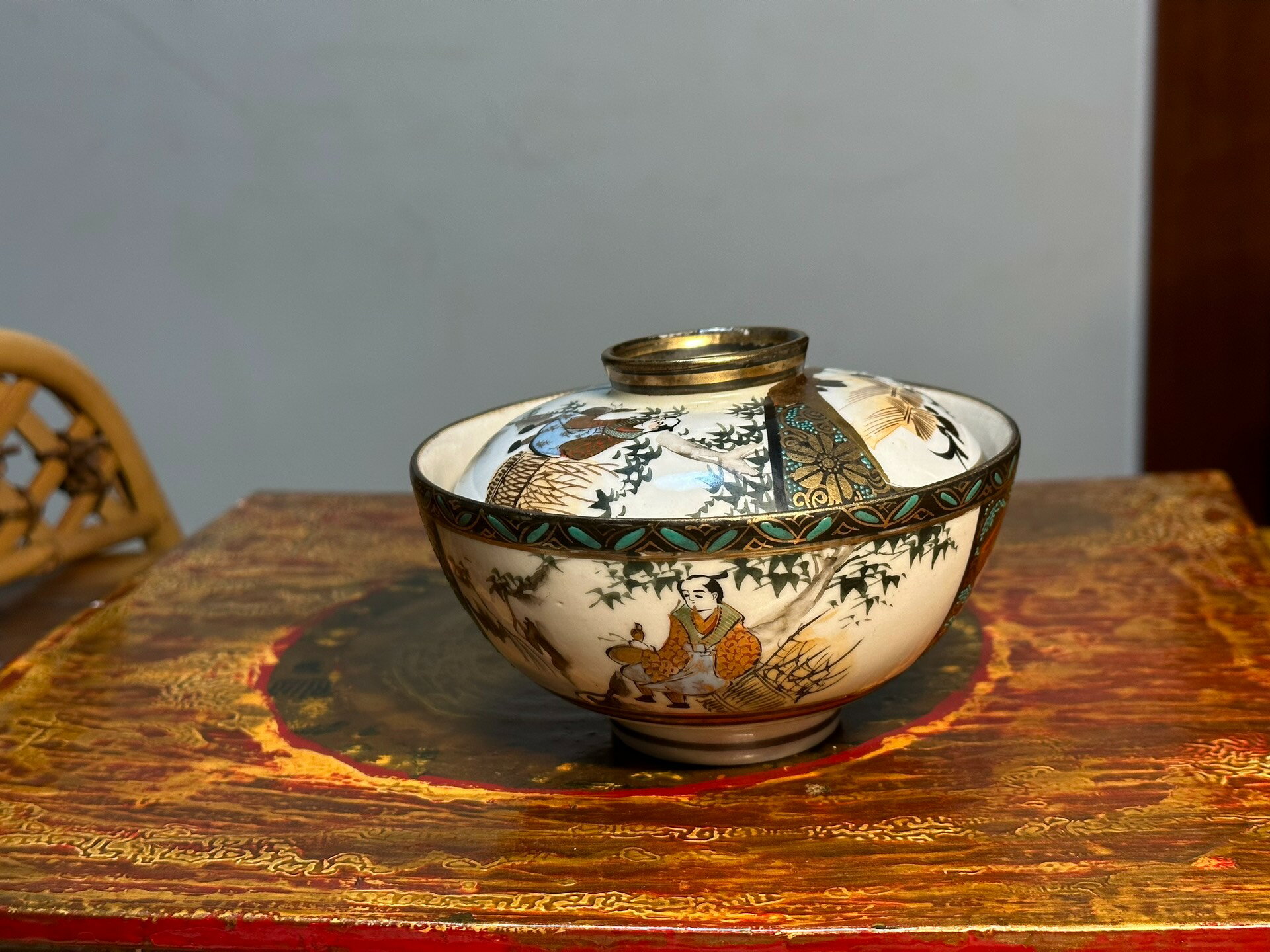 日本中古迴流明治時期九穀燒重金蒔繪人物花草手點青粒地包天茶碗