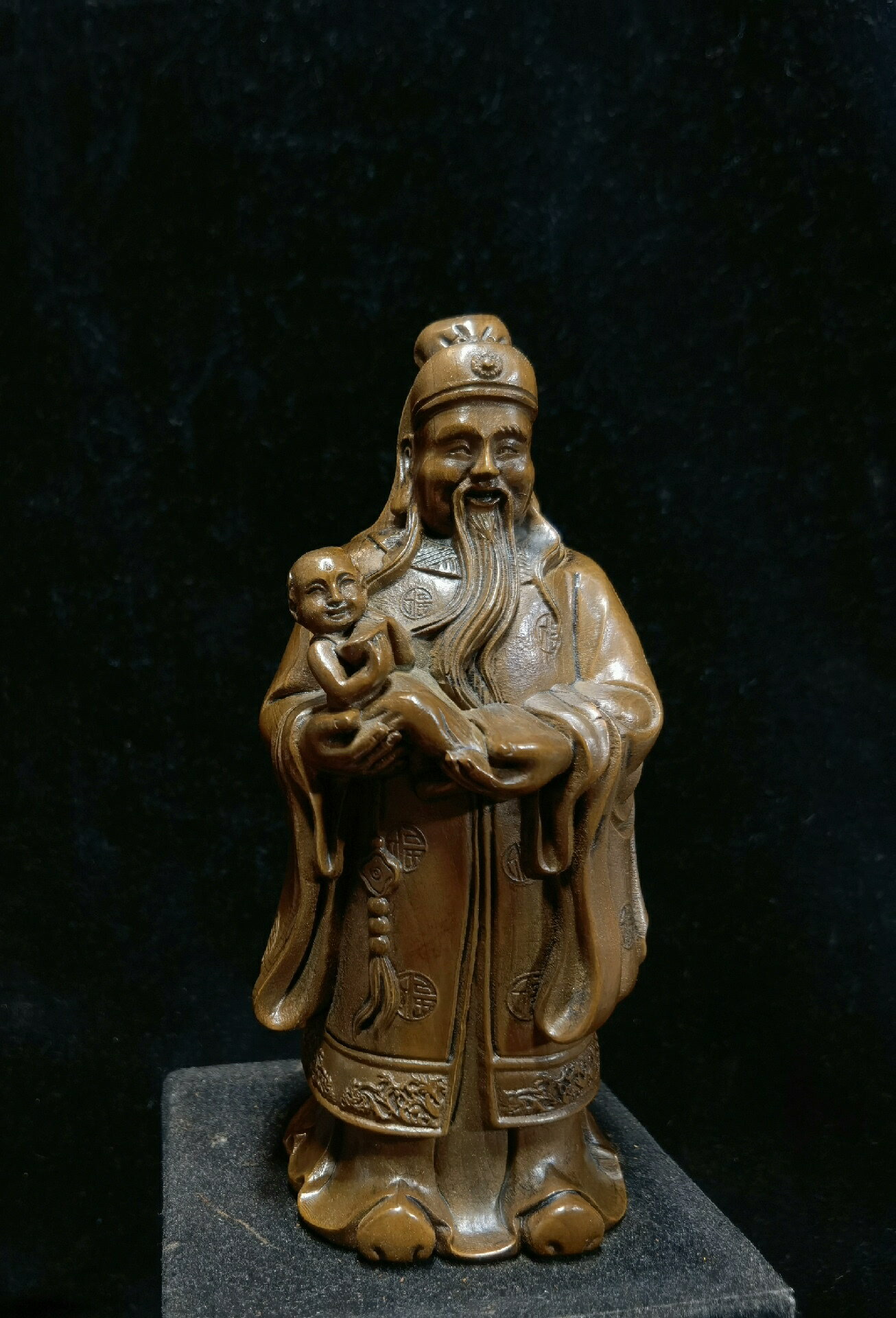 小葉黃楊木雕~福星人物擺飾，高15直徑6釐米，重約173克，