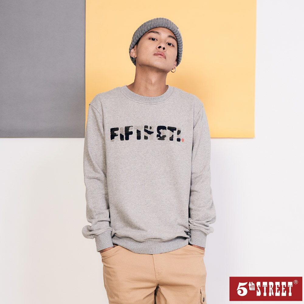 中性迷彩繡花長袖T恤-麻灰色 (560882) 【5th STREET】【APP下單天天10%回饋】 最高折426