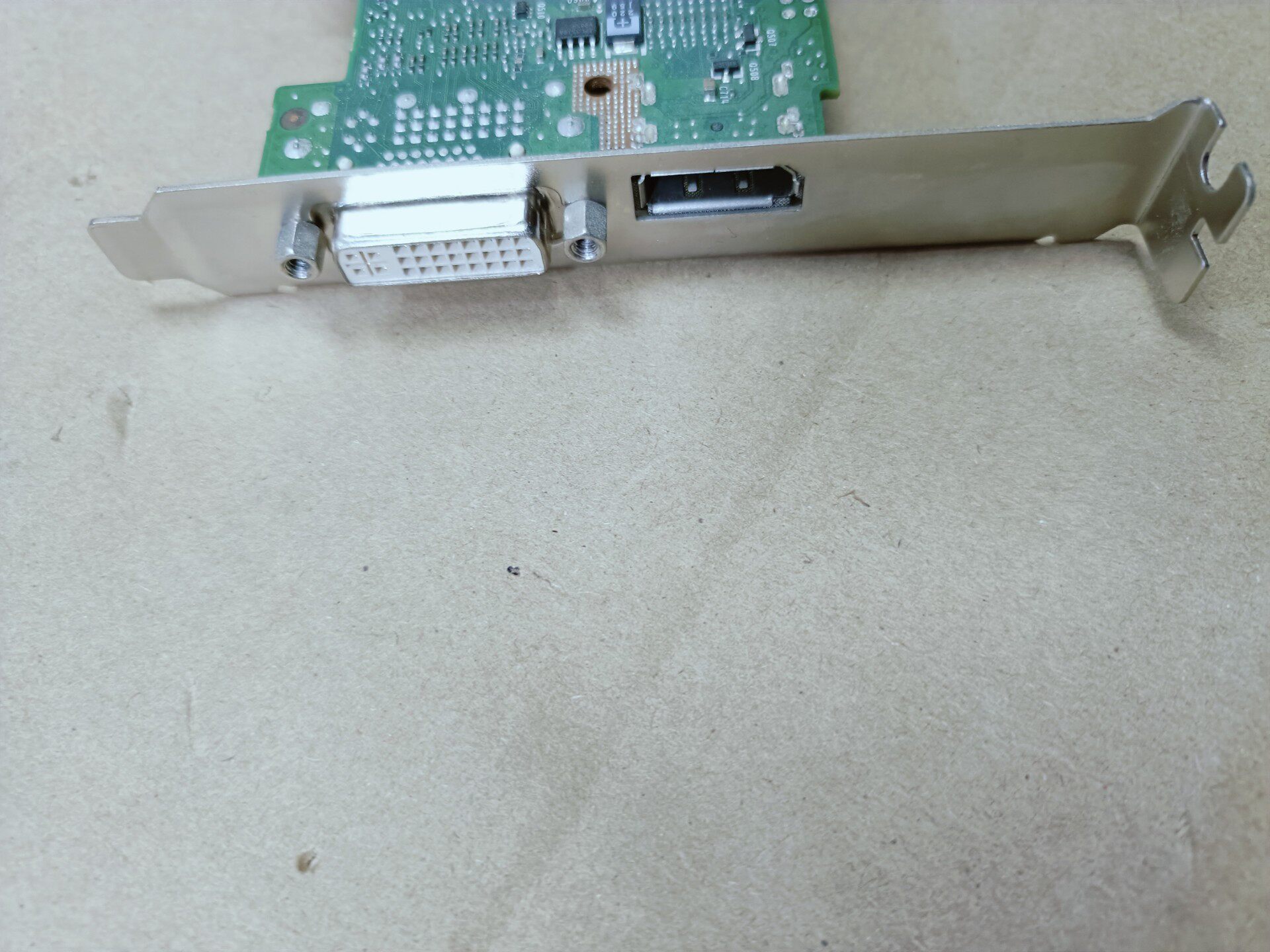 麗臺K620 2G顯示卡 NVIDIA專業繪圖卡 設計師必備 高效能運算 遊戲4K流暢 無拆無修無暗病 二手良品