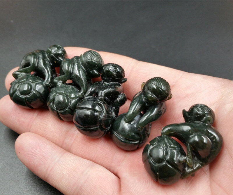 新款天然玉石a貨和田玉猴子推球掛件青玉財源滾滾掛件吊墜