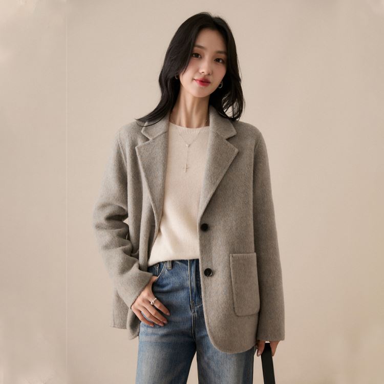 簡約時尚輕暖西裝領毛呢外套短大衣【110-25-82985-25】ibella 艾貝拉