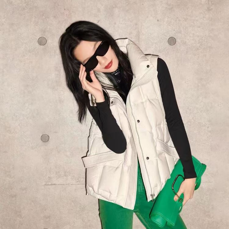 師氣壓膠保暖白鴨絨羽絨背心外套羽絨衣女【25-25-8003-25】ibella 艾貝拉