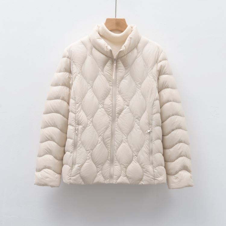 女士90絨輕薄羽絨服立領波浪紋羽絨外套 M~3XL【24-25-82339-26】ibella 艾貝拉