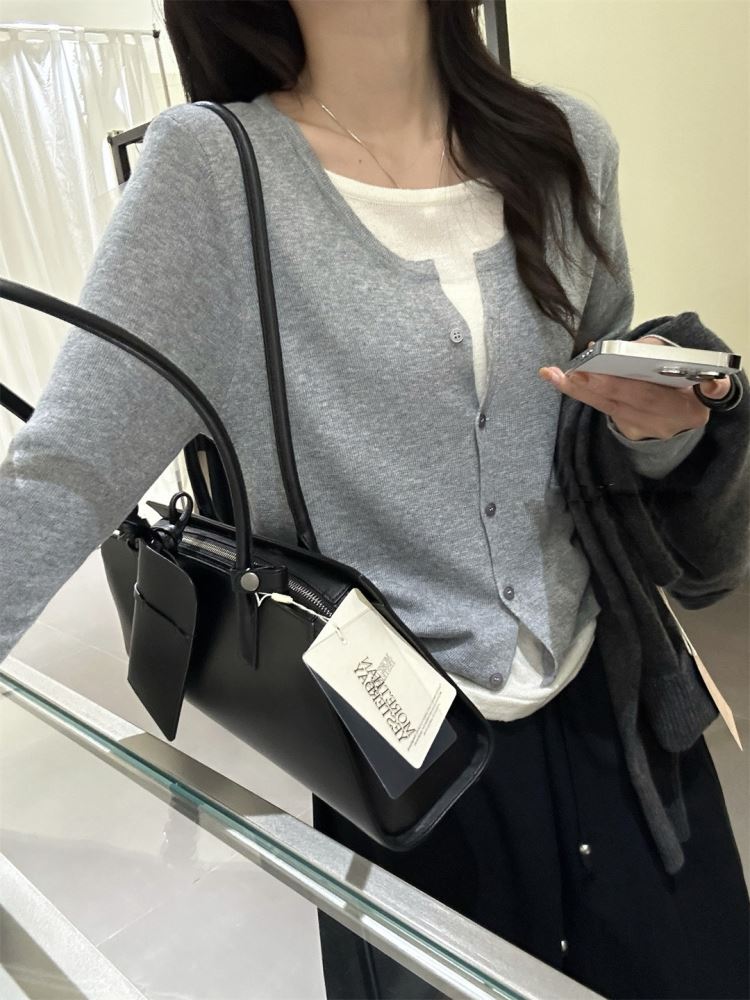 韓版女裝假兩件撞色長袖針織上衣【60-24-803-26】ibella 艾貝拉
