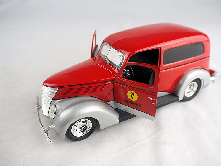 Meineke Ford 福特經典面包車貨車模型精品收藏 SpecCast 1:25