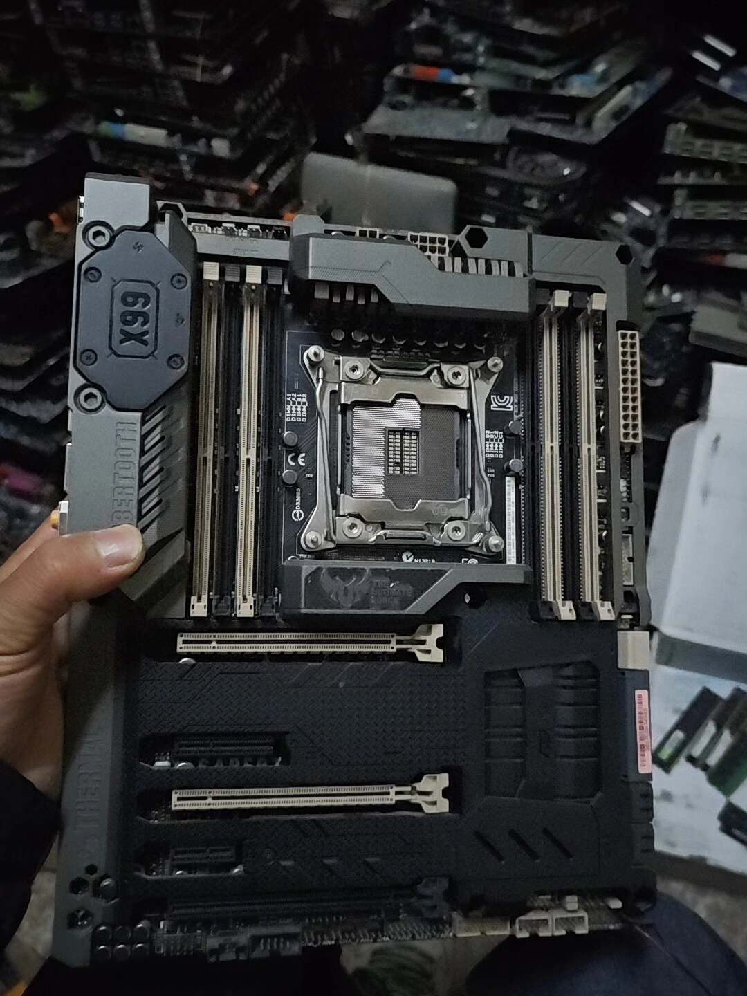 華碩SABERTOOTH X99 TUF劍齒虎主機板 拆機良品 LGA2011-v3 DDR4 四通道 M2 NVME 雙千兆網絡卡 71聲道 PCIE30擴充套件 原裝擋板