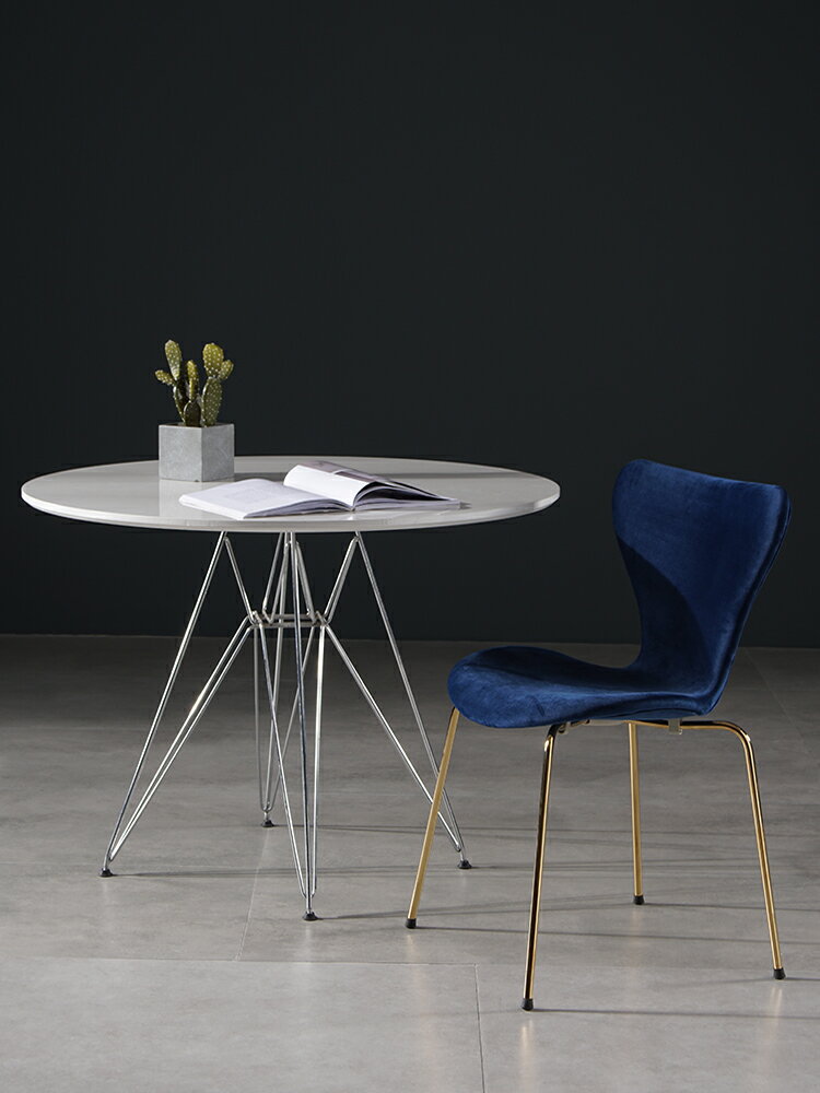 北歐簡約家用餐桌白色圓桌子現代小戶型飯桌創意鐵藝餐廳桌椅組合