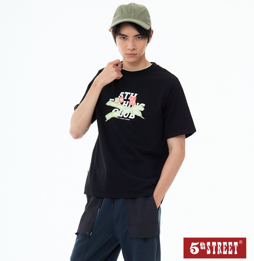 5TH FISHING CLUB 男裝 貼籤印花短袖TEE-黑色 (571072) 【5th STREET】【APP下單天天10%回饋】 最高折426