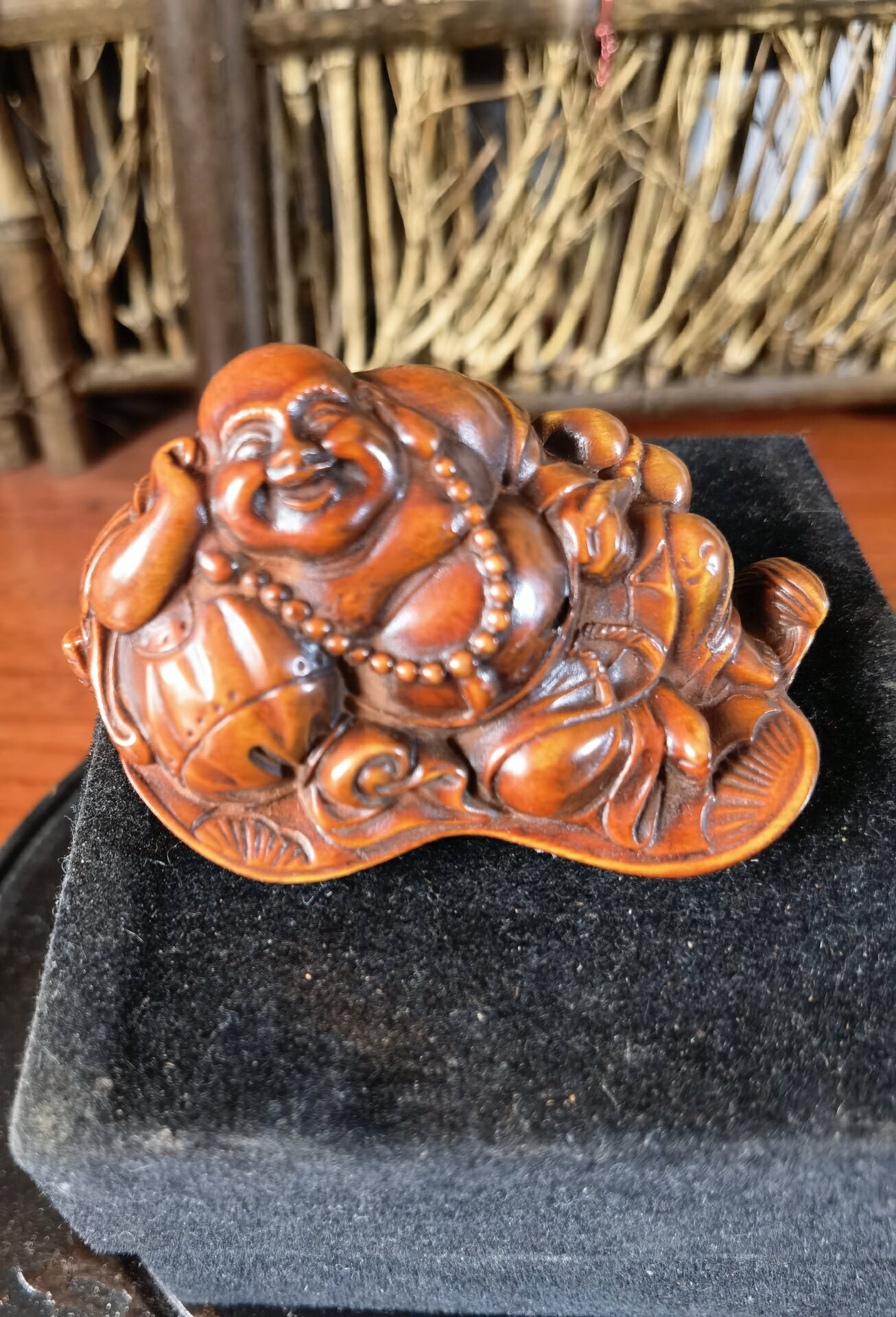 小葉黃楊木雕手把件擺飾~芭蕉彌勒，長7寬4.7釐米重45克，