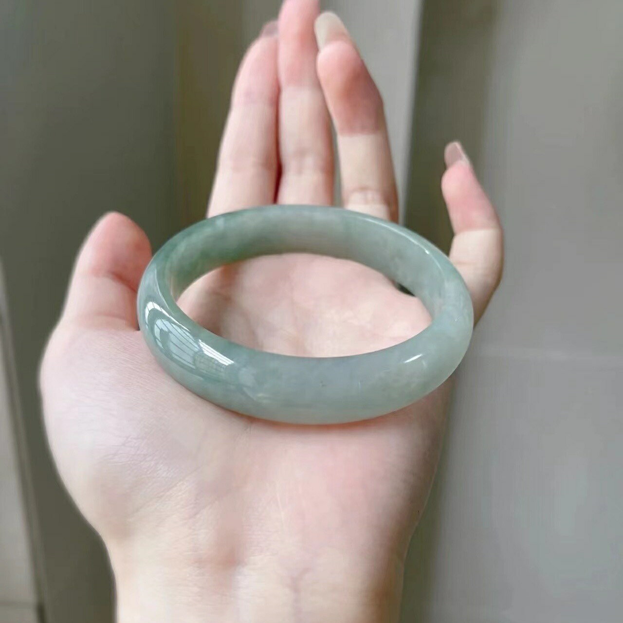 【現貨】老坑翡翠天然油青翡翠色玉手鐲女貴妃鐲冰種淺綠手鐲玉石送媽媽禮【北歐家居生活】