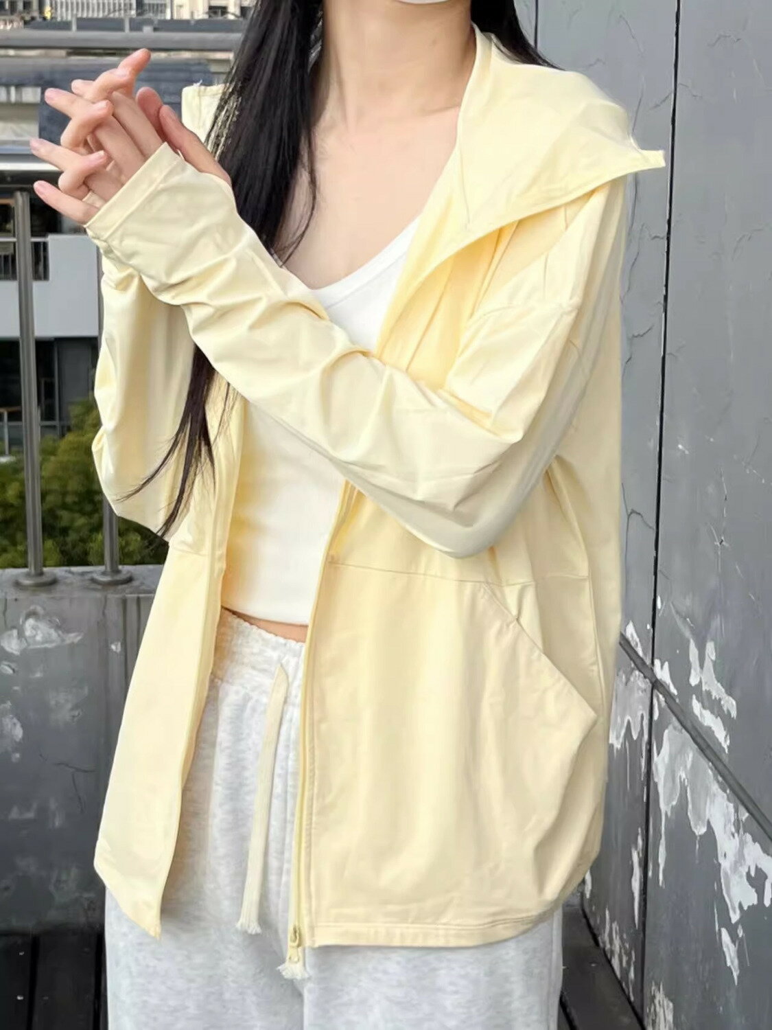 奶黃色冰絲防曬衣女款夏季薄外套2023新款防紫外線戶外透氣防曬衫