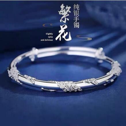老鳳祥雲S999純銀手鐲女學生實心四葉草足銀手環年輕款送女友媽媽 99購物節