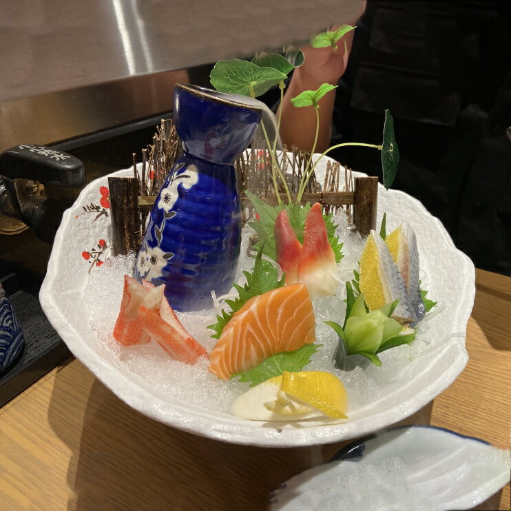 創意不規則三文魚刺身盤海鮮拼盤高檔鮮蝦魚生乾冰盤日式陶瓷餐具