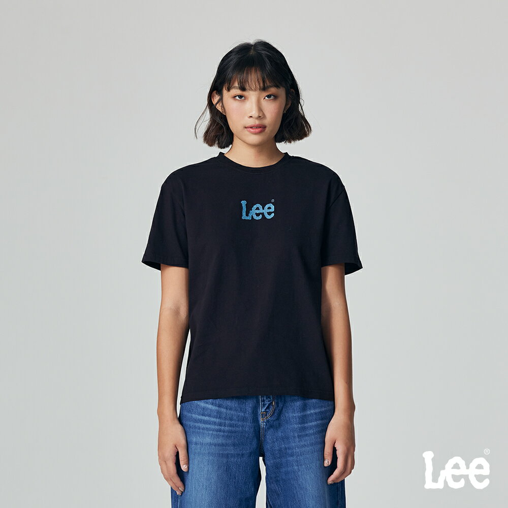 Lee 女款 寬鬆版 胸口小LOGO 短袖T恤 | Modern