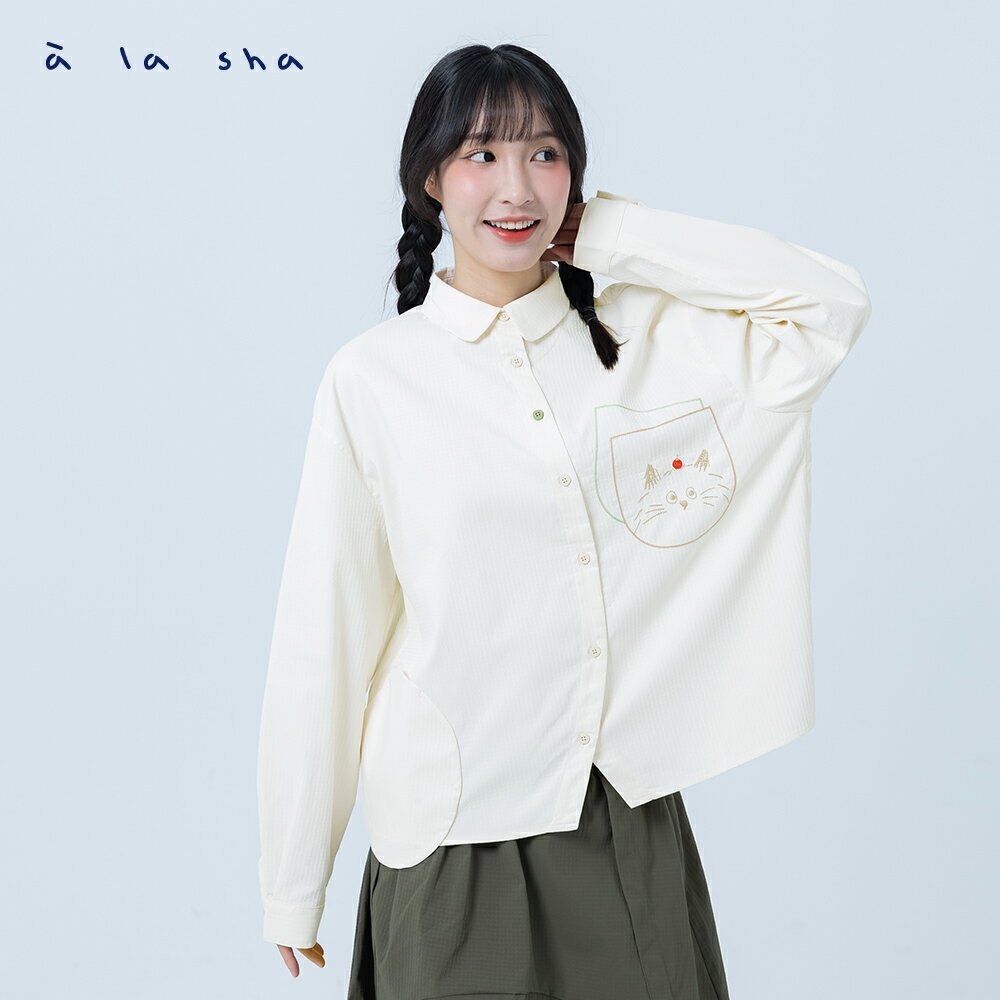 a la sha 弧形門襟貓咪口袋襯衫