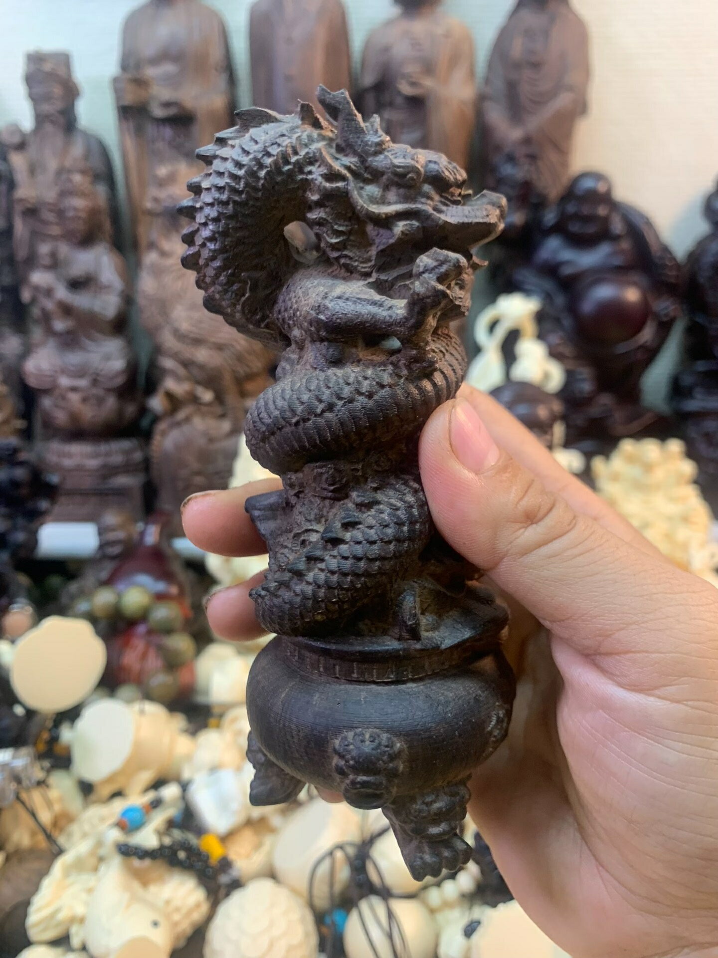 沉香聚寶盆盤龍擺飾木雕工藝品紅木擺飾辦公室風水送禮白奇楠酒櫃