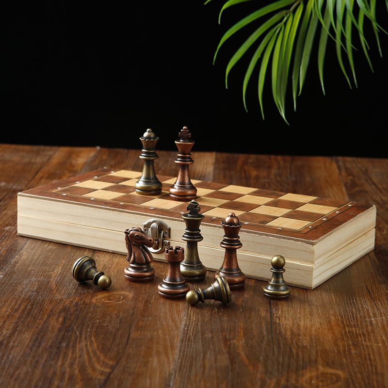 免運 工廠現貨出 特價 象棋 中國象棋 金屬金銀色國際象棋套裝大號兒童學生入門西洋棋黑白便攜折疊棋盤特惠/開立發票 特價出 H1114