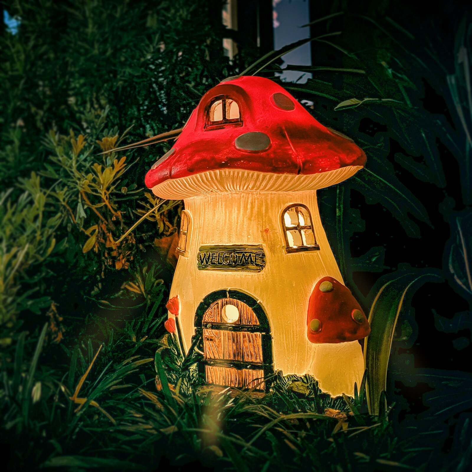 戶外擺件花園造景 太陽能圣誕樹脂蘑菇屋燈戶外防水庭院花園擺件別墅草坪裝飾小夜燈