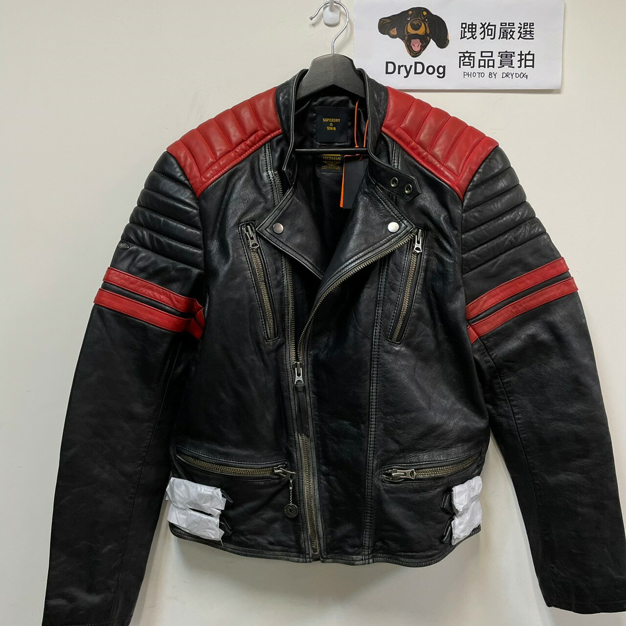 跩狗嚴選 代購 極度乾燥 Superdry 復古 黑色 賽車手 重機 Moto Racer 夾克 真皮 外套 皮衣 紅色 盔甲