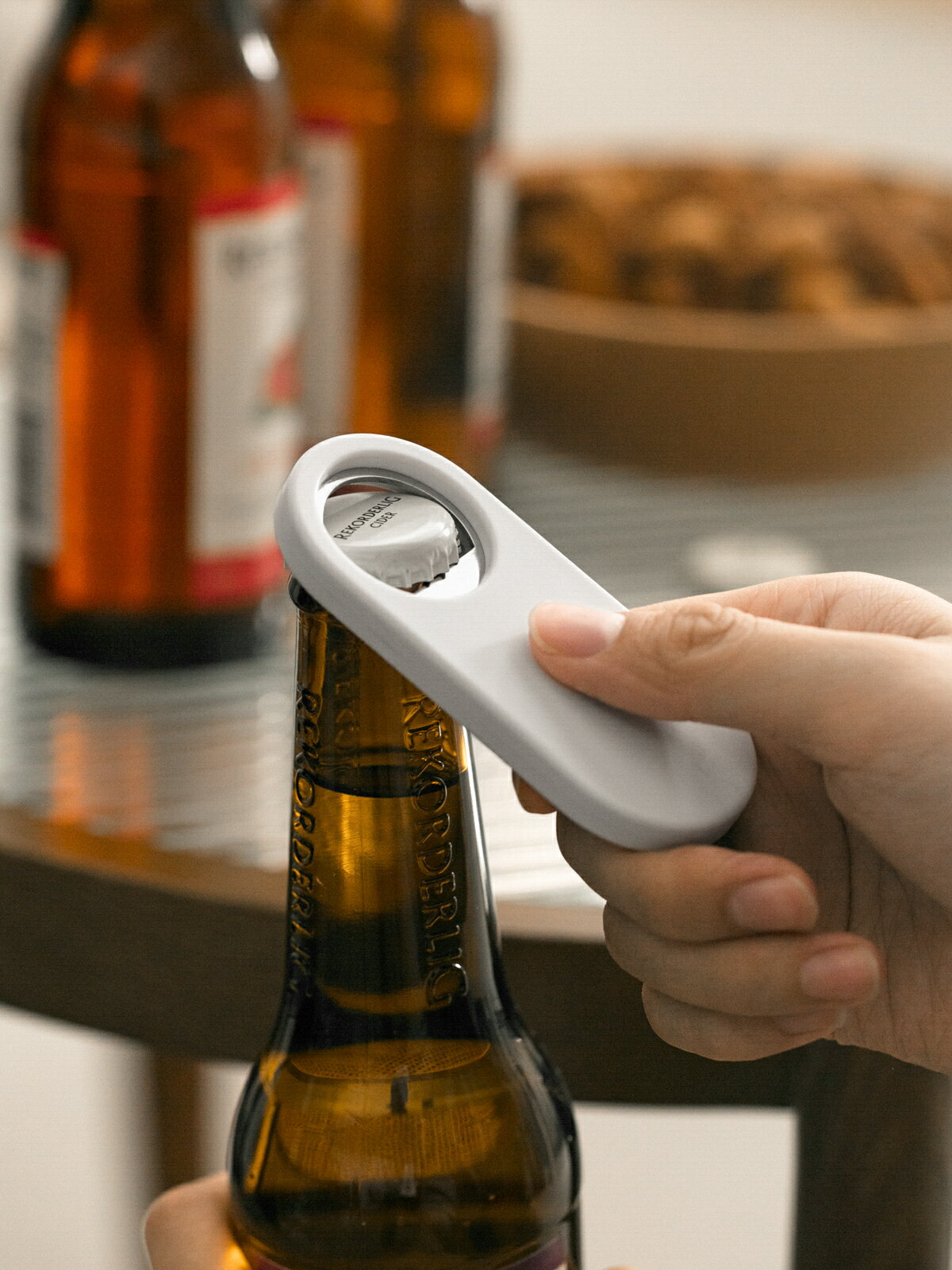 冰箱貼開瓶器 啤酒起子磁力吸磁鐵個性創意汽水啟瓶器【不二雜貨】
