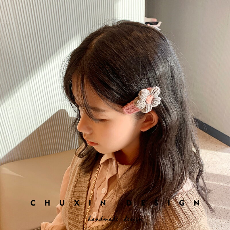 秋冬毛線發夾甜美可愛花朵毛線bb夾少女百搭邊夾頂夾發卡頭飾1入