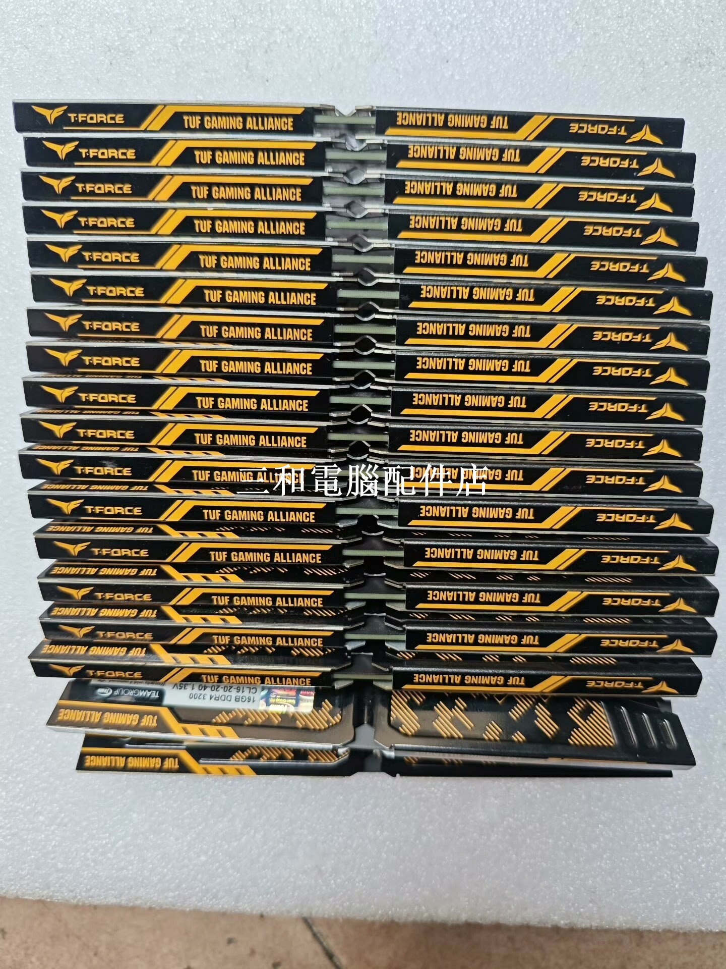 【三和電腦配件店】公司拆機十栓記憶體16g，ddr4 3200記憶體，時序16-20-20-40 ,成色新，功能全好，實物拍照 質量有保證，爽