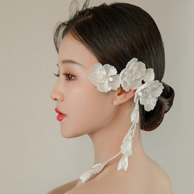 新娘白色超仙美花朵頭飾耳掛森系發飾旅拍影樓結婚婚紗配飾品
