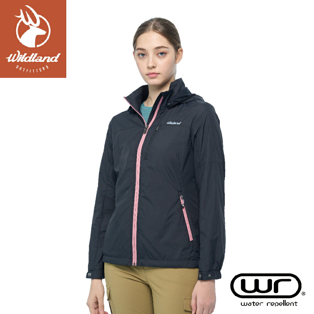 【Wildland 荒野 女 輕量天鵝絨防風保暖外套《黑》】0B02941/連帽薄外套/防風外套
