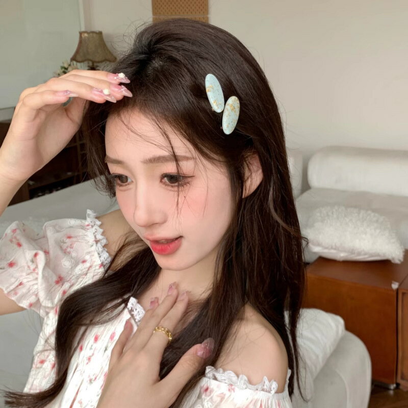 【台灣現貨】時尚配件 髮飾 髮夾 鯊魚夾 大嘴夾 邊夾  2025新款秋冬毛絨髮夾拍照氛圍感神器髮卡高階感女生夾子髮飾頭飾