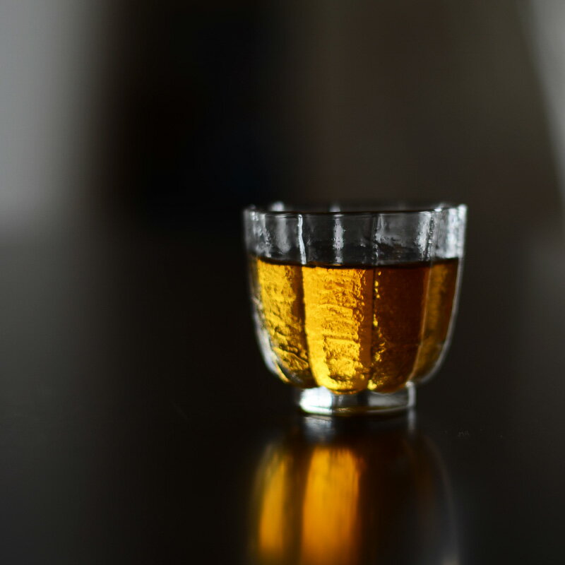 日式花瓣錘紋手工茶杯透明耐熱玻璃品茗杯主人杯功夫小茶杯子1入