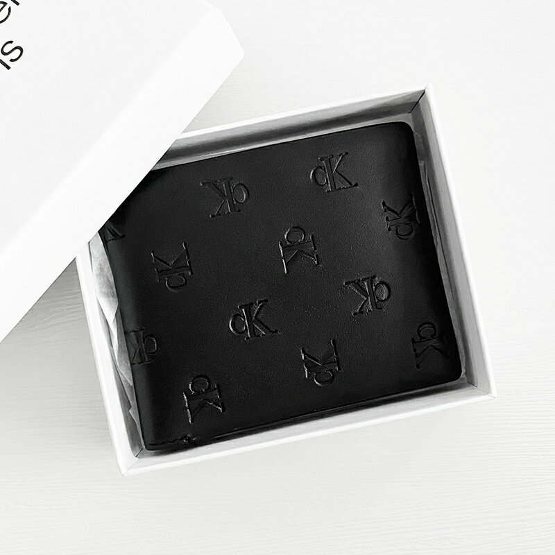 美國百分百【全新真品】Calvin Klein 皮夾 錢包 專櫃精品 CK 八卡 零錢袋 短夾 logo 滿版壓紋 黑色 DA22