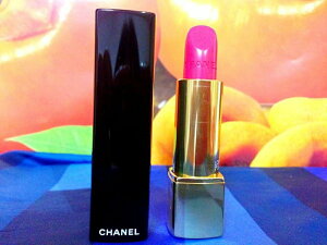 Chanel 香奈兒 超炫耀的絲絨唇膏色號#138 熱忱：散發活力的耀眼桃紅