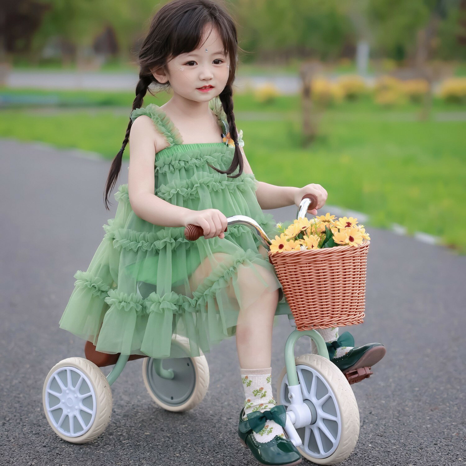 免運 可開票 兒童三輪車腳踏車1-3歲小童自行車寶寶腳蹬車小孩車子輕便復古車