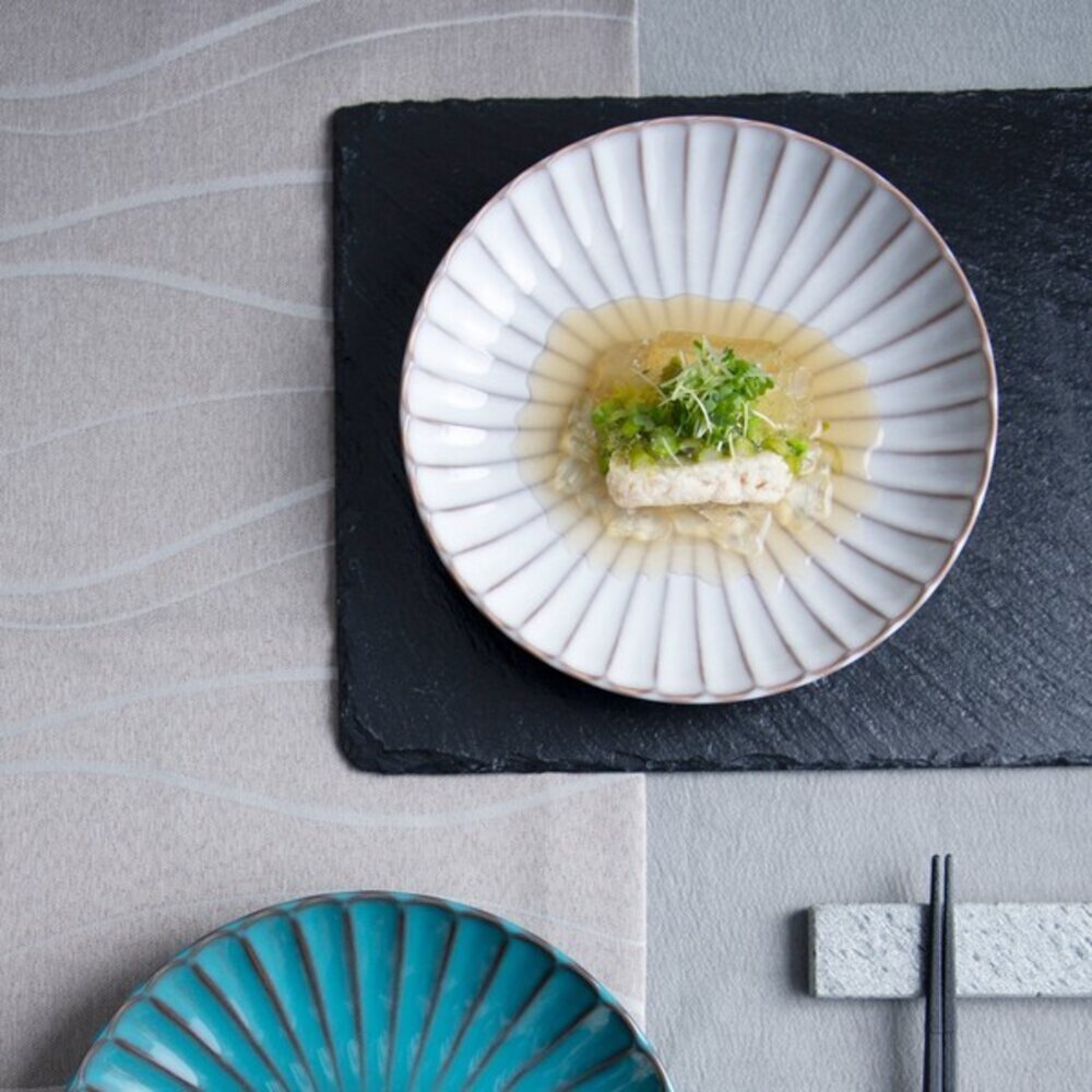 月牙輪花餐盤 日本製  Roots Fuga 風雅陶瓷餐盤 月白色圓盤 大盤 圓盤 分享盤 花邊盤 輪花盤 日本進口 - 日本製 月牙輪花餐盤 Roots Fuga 風雅陶瓷餐盤 月白色圓盤 大盤 圓盤 分享盤 花邊盤 輪花盤