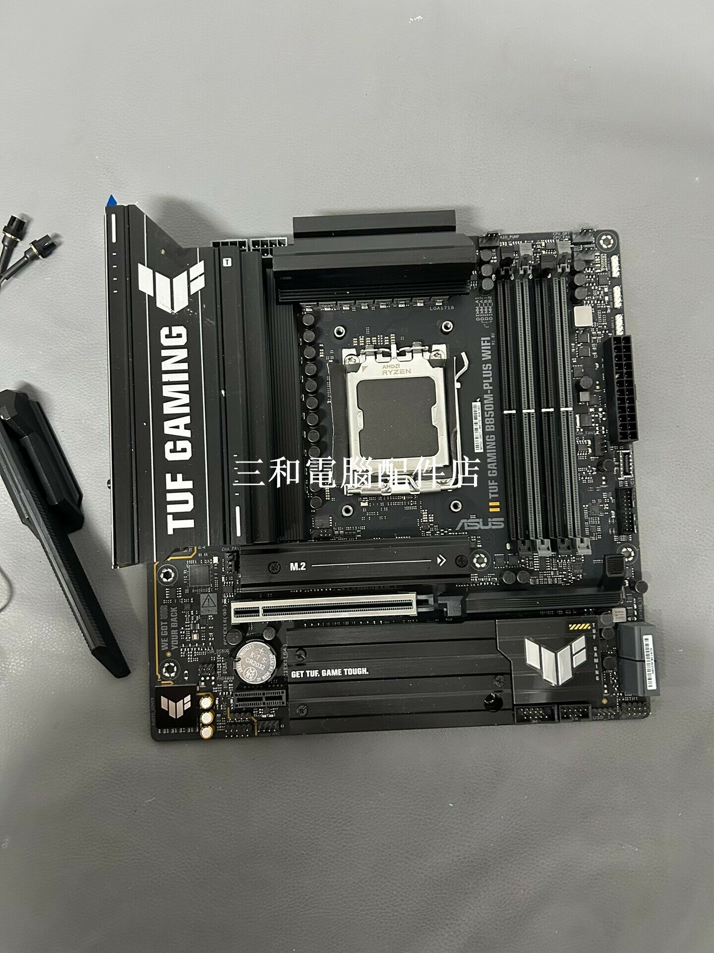 華碩TUF B850M Plus WiFi 重炮手 主機板 D5 支援 7800X3D 25年耐用 拆機 正常 使用 鍍金 鍈角