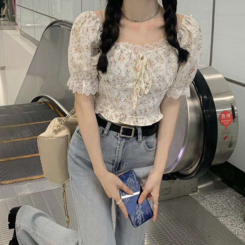 蕾絲拼接系帶碎花方領短袖襯衫女設計感小眾夏季年新款上衣潮