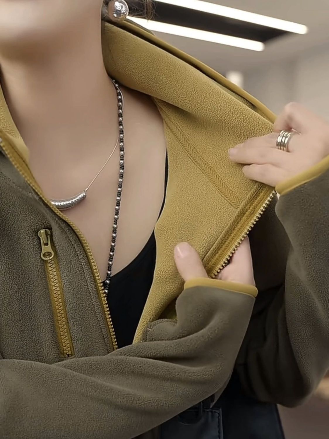 外套 女裝 休閒外套 時尚外套 保暖外套  2025秋冬新款加絨加厚女士連帽防風保暖長袖休閒外套女時尚百搭  治裝激推 2