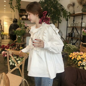 白色襯衫女裝設計感小眾春秋季新款娃娃領荷葉邊法式甜美上衣