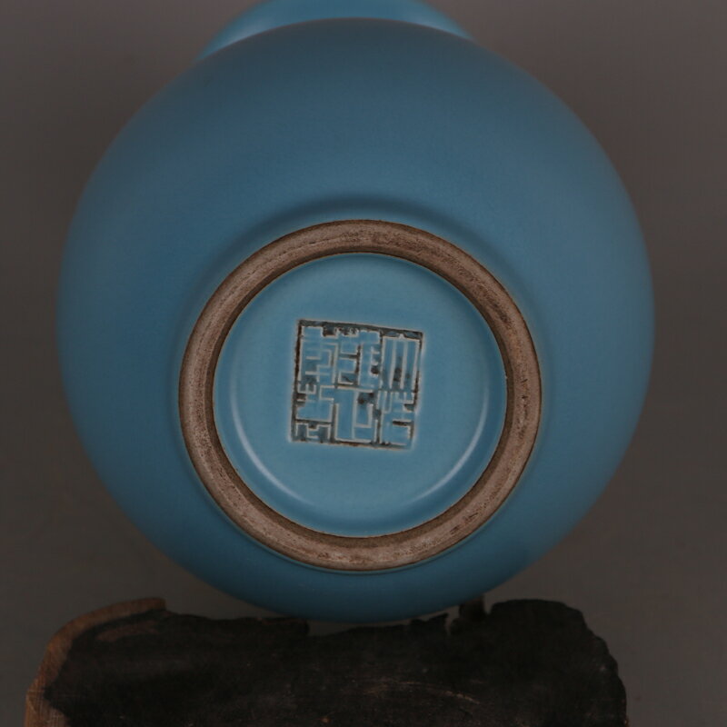大清雍正天藍釉玉壺春瓶  景徳鎮 陶磁器 装飾品 工芸品 美術品 置物 大清雍正年天藍釉玉壺春瓶仿官窯宮廷御制款古玩古董裝飾擺件品